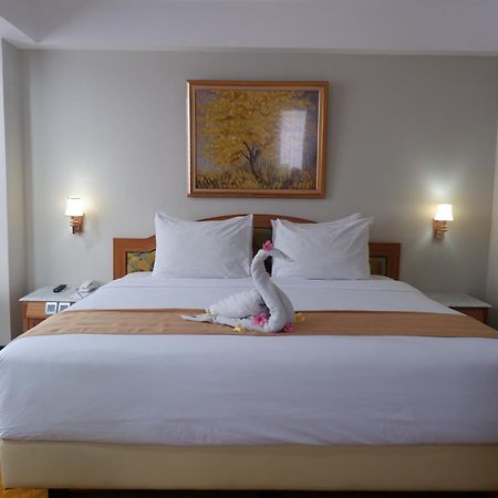 Horison Ultima Bandung Hotel Екстериор снимка