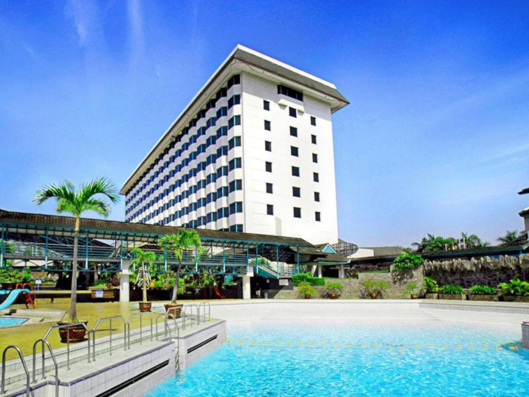Horison Ultima Bandung Hotel Екстериор снимка